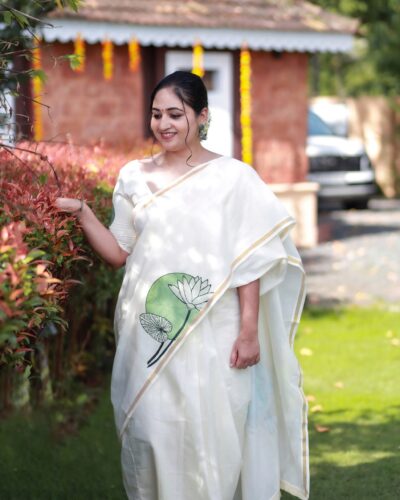 COTTON SAREE WITH MOON LOTUS PRINT - Image 2