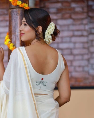 KNITTED COMFY BLOUSE AND SAREE SET WITH FIREFLY PRINT - Image 3
