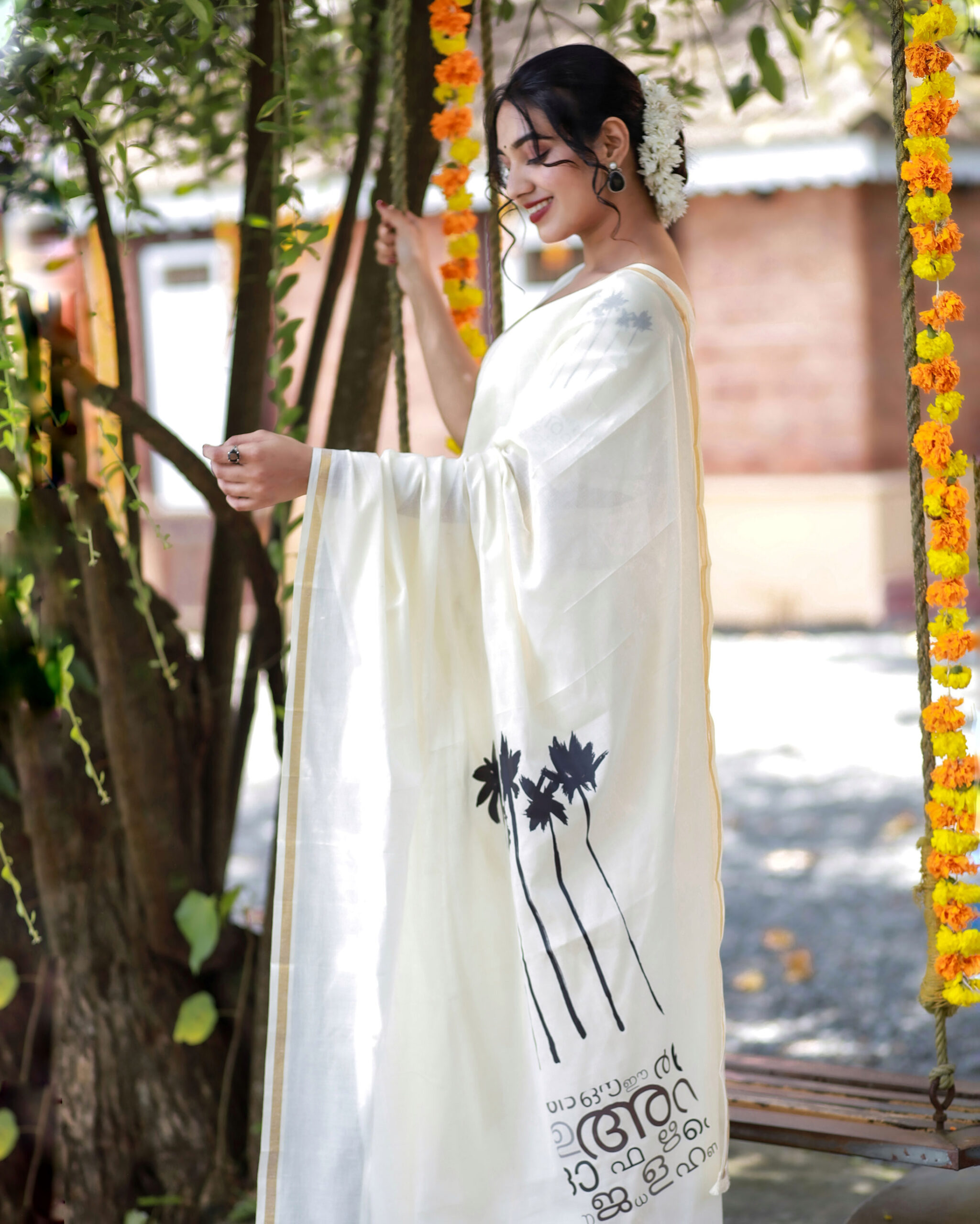 COTTON SAREE WITH COCONUT PALM PRINT
