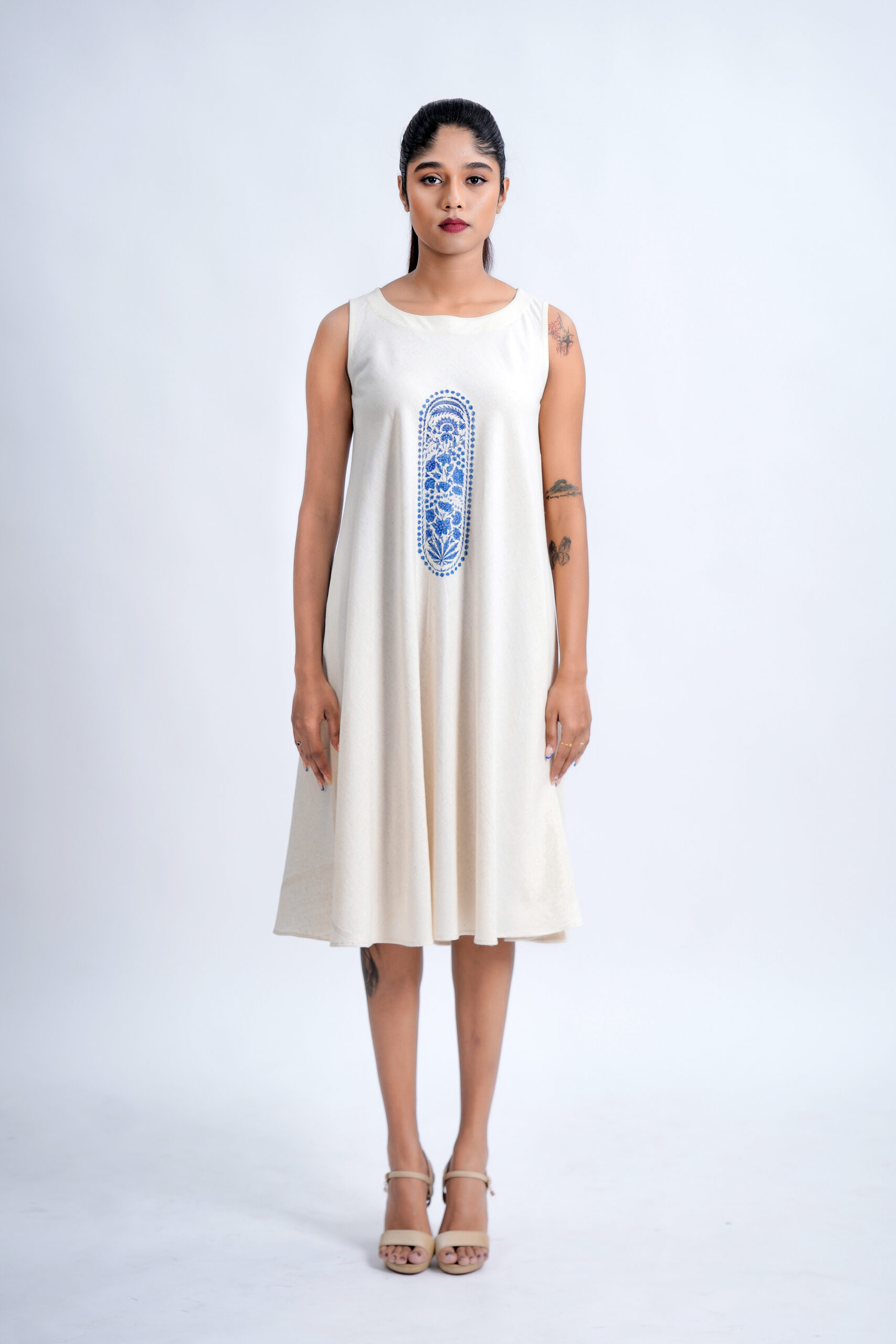LINEN COTTON DRESS WITH INDIGO ARK MOTIF