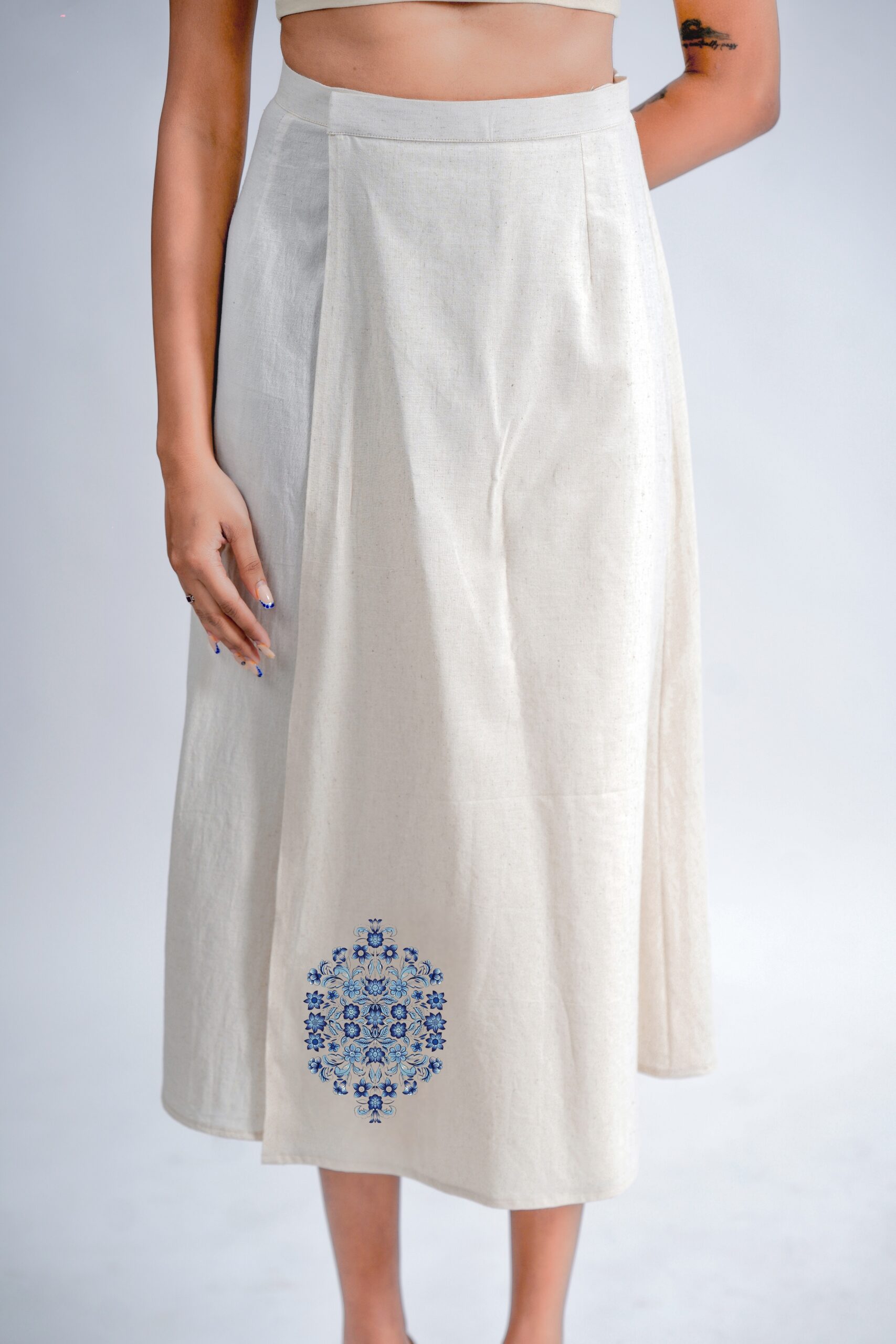 LINEN COTTON SKIRT WITH INDIGO  FLORAL MOTIF