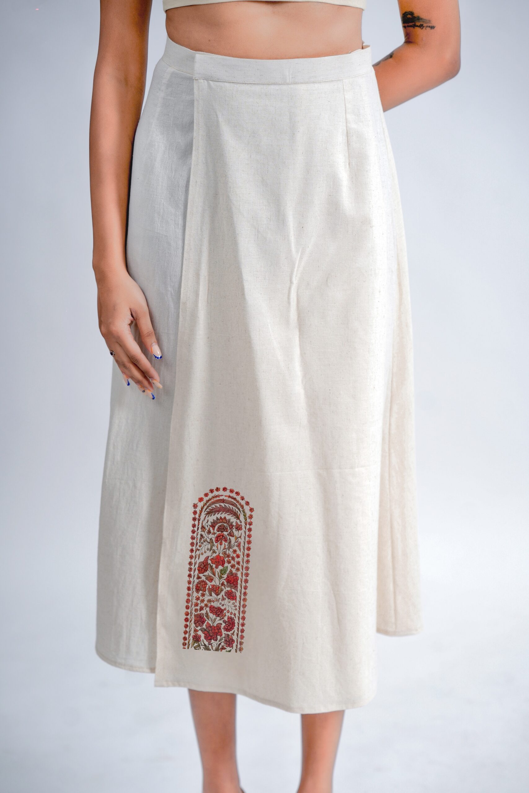 LINEN COTTON SKIRT WITH RED ARK MOTIF