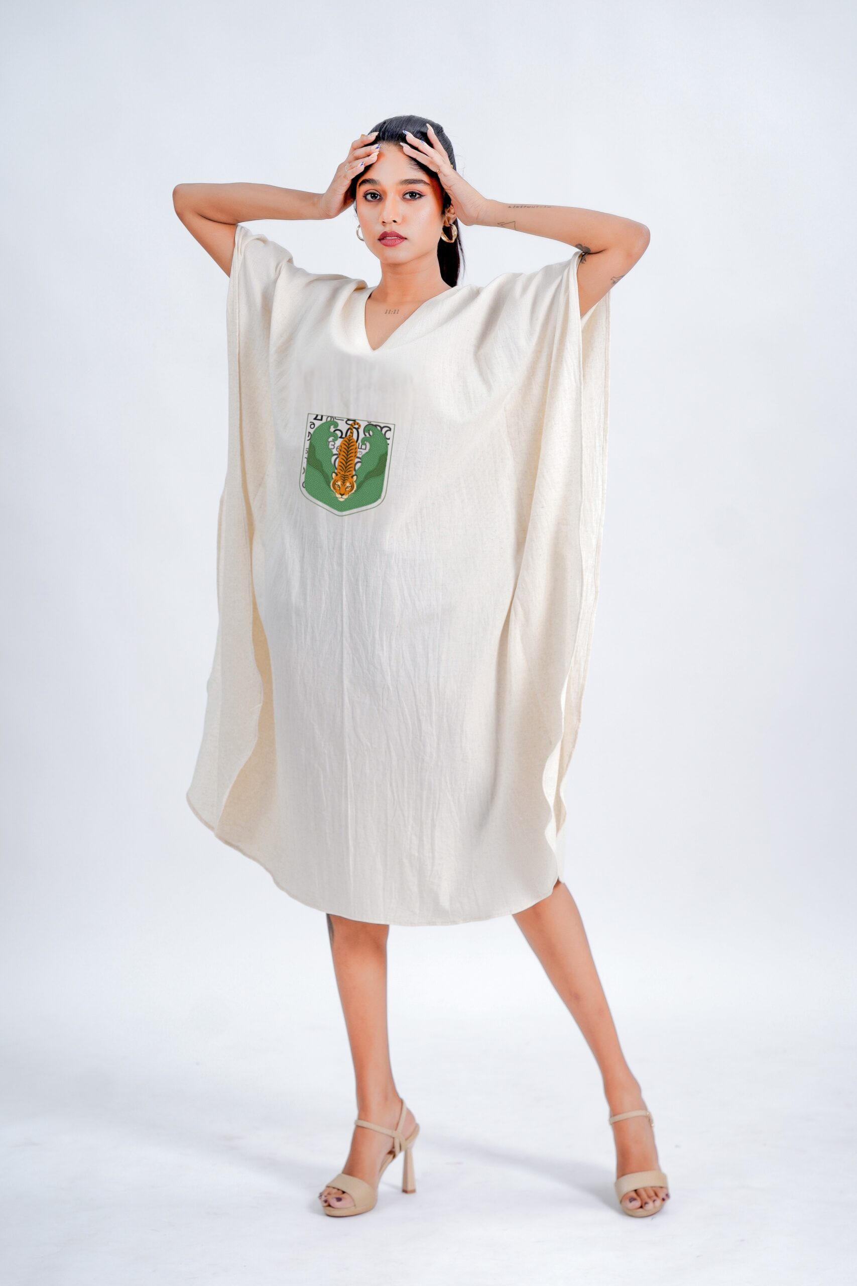 LINEN COTTON KAFTAN WITH TIGER MOTIF